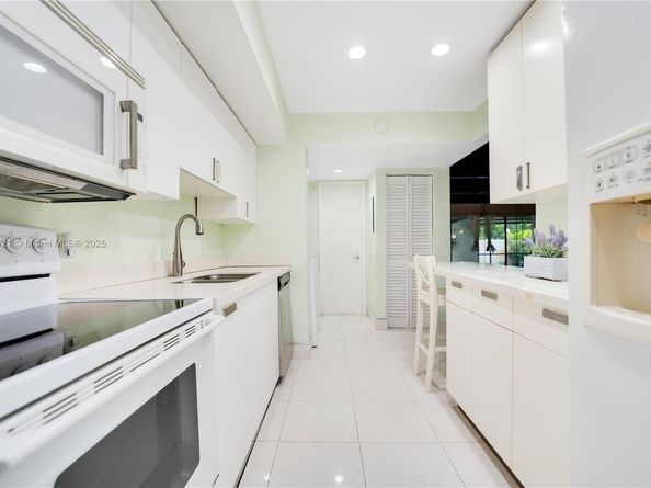 19412 NE 26th Ave 143B, Miami FL 33180