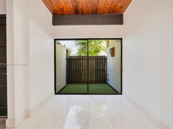 19412 NE 26th Ave 143B, Miami FL 33180