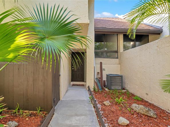 19412 NE 26th Ave 143B, Miami FL 33180
