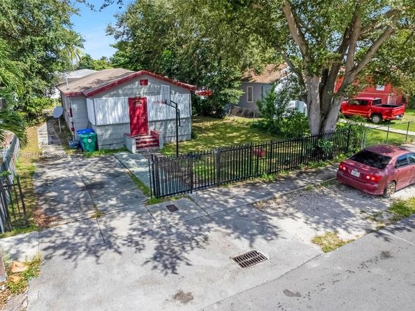 1369 NW 68th Ter, Miami FL 33147