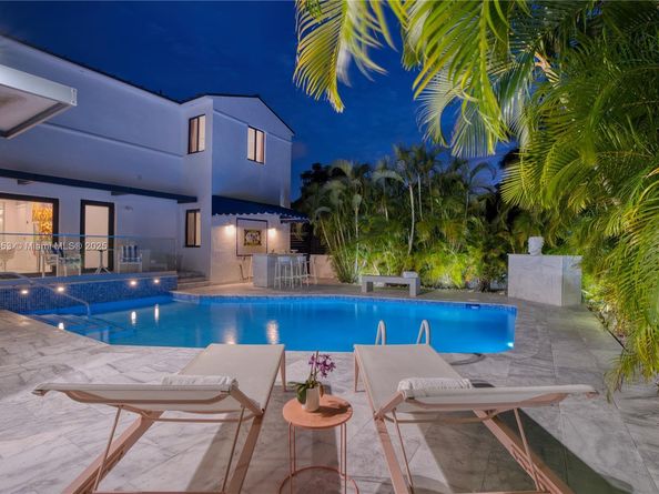 5970 Alton Rd, Miami Beach FL 33140