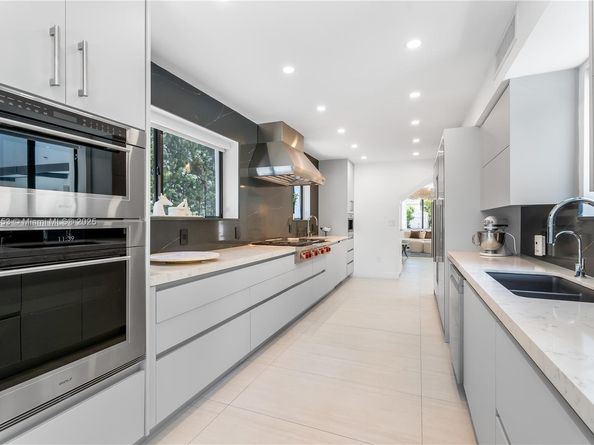 5970 Alton Rd, Miami Beach FL 33140
