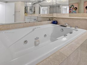 2000 Island Bl 1109, Aventura FL 33160