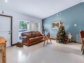 8330 NW 3rd St, Pembroke Pines FL 33024