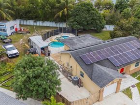 8330 NW 3rd St, Pembroke Pines FL 33024