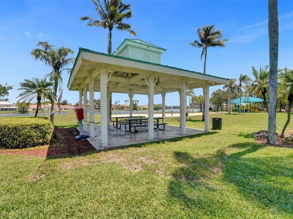 530 SW 182nd Way, Pembroke Pines FL 33029