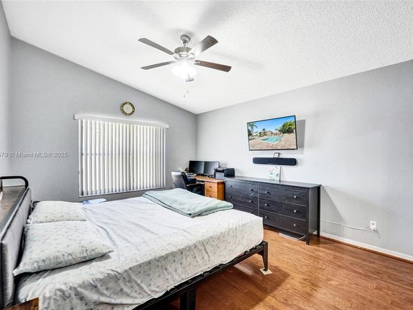 530 SW 182nd Way, Pembroke Pines FL 33029