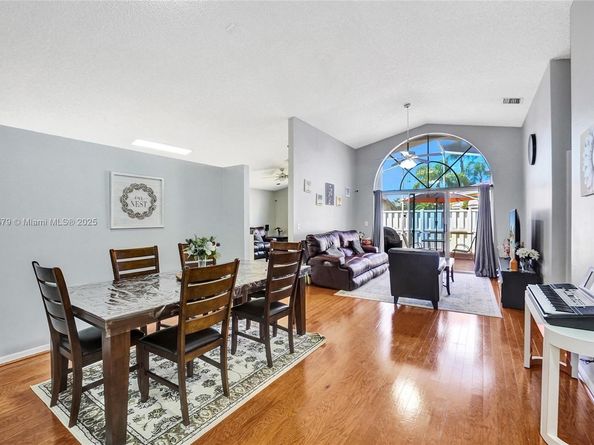 530 SW 182nd Way, Pembroke Pines FL 33029