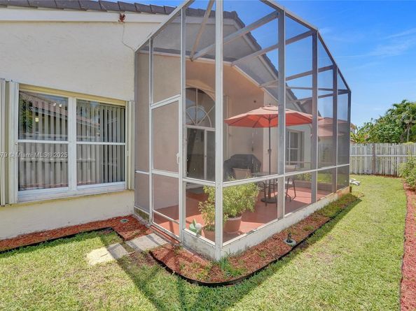 530 SW 182nd Way, Pembroke Pines FL 33029