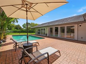 395 NW 89th Ln, Coral Springs FL 33071