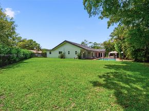395 NW 89th Ln, Coral Springs FL 33071