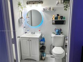 431 NW 82nd Ave 909, Miami FL 33126