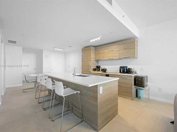 650 NE 32nd St 2502, Miami FL 33137