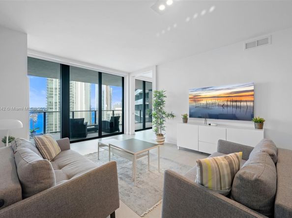 650 NE 32nd St 2502, Miami FL 33137