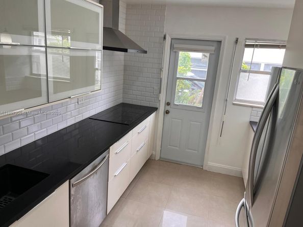 9455 Bay Harbor Ter 8S, Bay Harbor Islands FL 33154