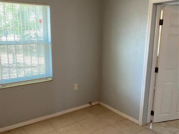 2365 NW 89th St, Miami FL 33147