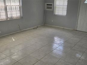 2365 NW 89th St, Miami FL 33147