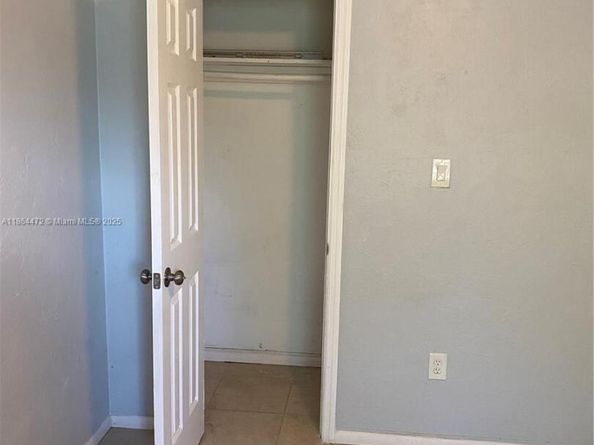 2365 NW 89th St, Miami FL 33147