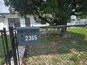 2365 NW 89th St, Miami FL 33147