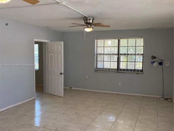 2365 NW 89th St, Miami FL 33147