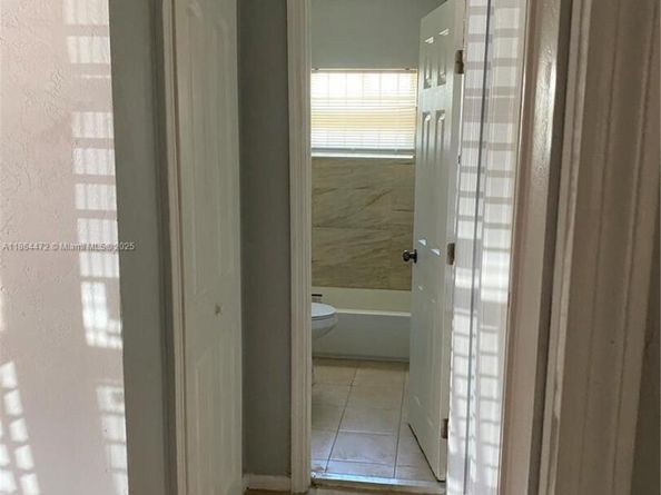 2365 NW 89th St, Miami FL 33147