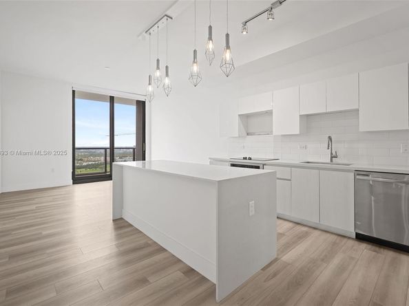 101 Diplomat Pkwy 2605, Hallandale Beach FL 33009