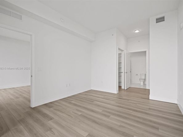 101 Diplomat Pkwy 2605, Hallandale Beach FL 33009