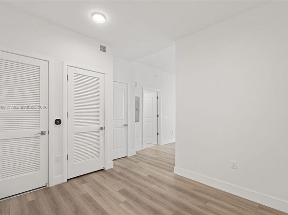 101 Diplomat Pkwy 2605, Hallandale Beach FL 33009