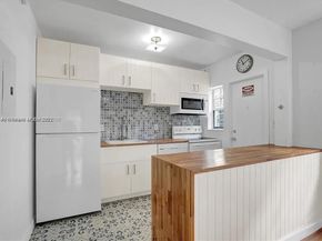 915 SE 8th St 106, Miami Beach FL 33139