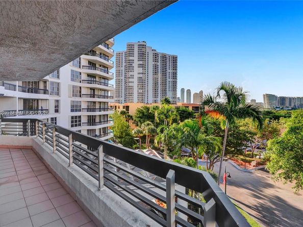 3400 NE 192nd St 504, Aventura FL 33180