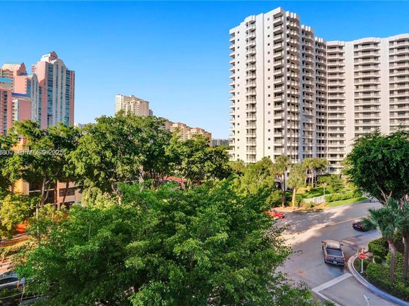 3400 NE 192nd St 504, Aventura FL 33180