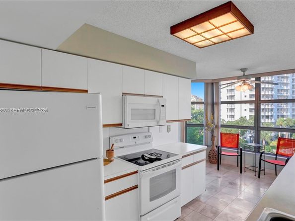 3400 NE 192nd St 504, Aventura FL 33180