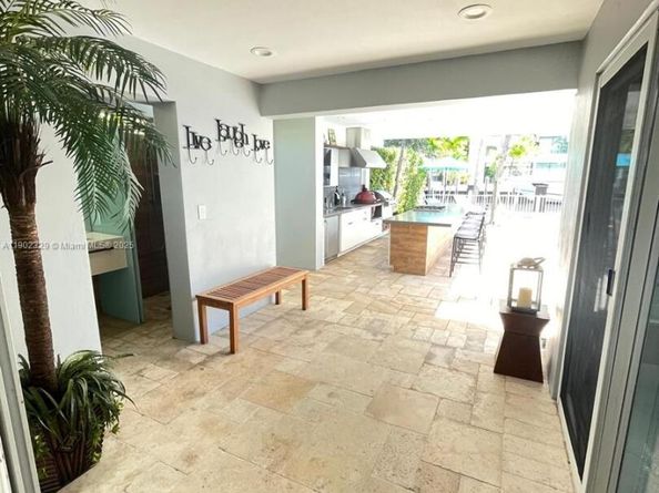 404 Coconut Isle Dr, Fort Lauderdale FL 33301