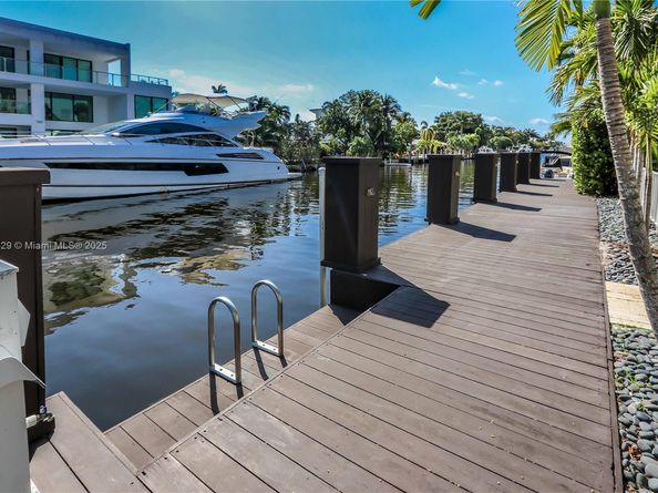 404 Coconut Isle Dr, Fort Lauderdale FL 33301