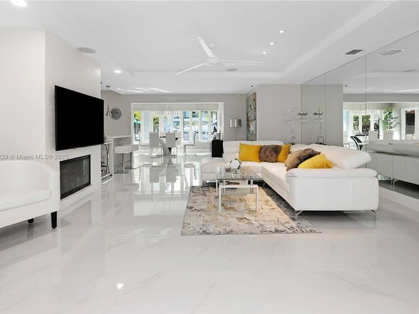 404 Coconut Isle Dr, Fort Lauderdale FL 33301