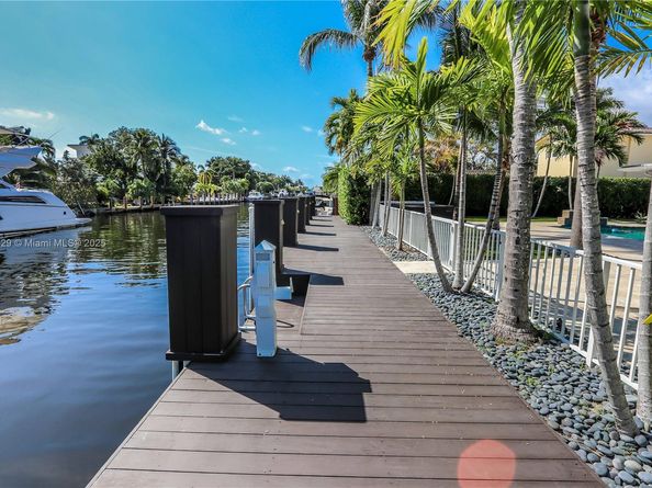 404 Coconut Isle Dr, Fort Lauderdale FL 33301