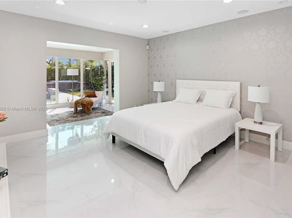 404 Coconut Isle Dr, Fort Lauderdale FL 33301