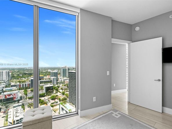 2900 NE 7th Ave 3901, Miami FL 33137
