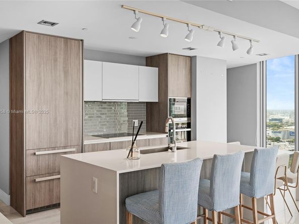 2900 NE 7th Ave 3901, Miami FL 33137