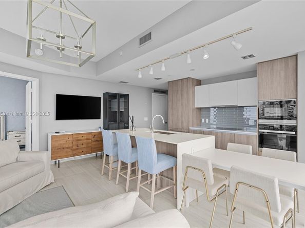 2900 NE 7th Ave 3901, Miami FL 33137