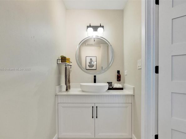 3301 NE 1st Ave L0302, Miami FL 33137