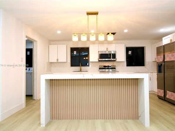 3611 NE 17th Ave, Pompano Beach FL 33064