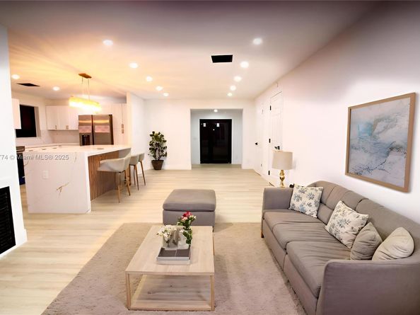 3611 NE 17th Ave, Pompano Beach FL 33064