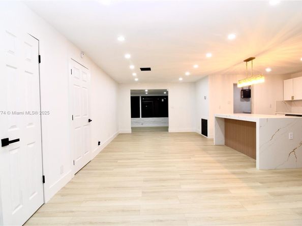 3611 NE 17th Ave, Pompano Beach FL 33064