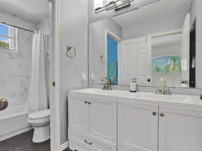636 Sand Creek Cir, Weston FL 33327