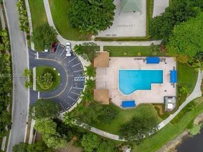 636 Sand Creek Cir, Weston FL 33327