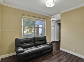 636 Sand Creek Cir, Weston FL 33327