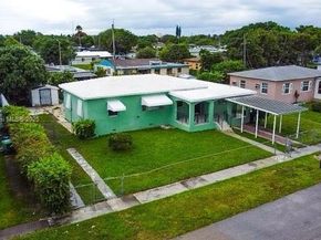 14520 Fillmore St, Miami FL 33176