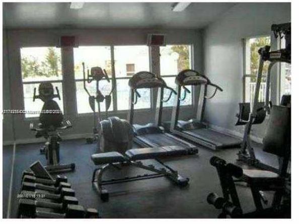 3441 NW 44th St 106, Oakland Park FL 33309