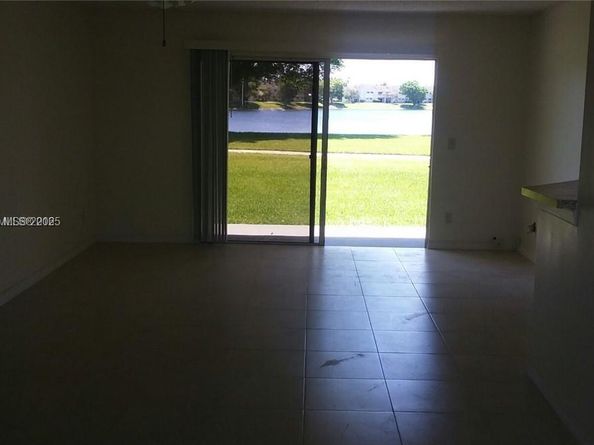 3441 NW 44th St 106, Oakland Park FL 33309